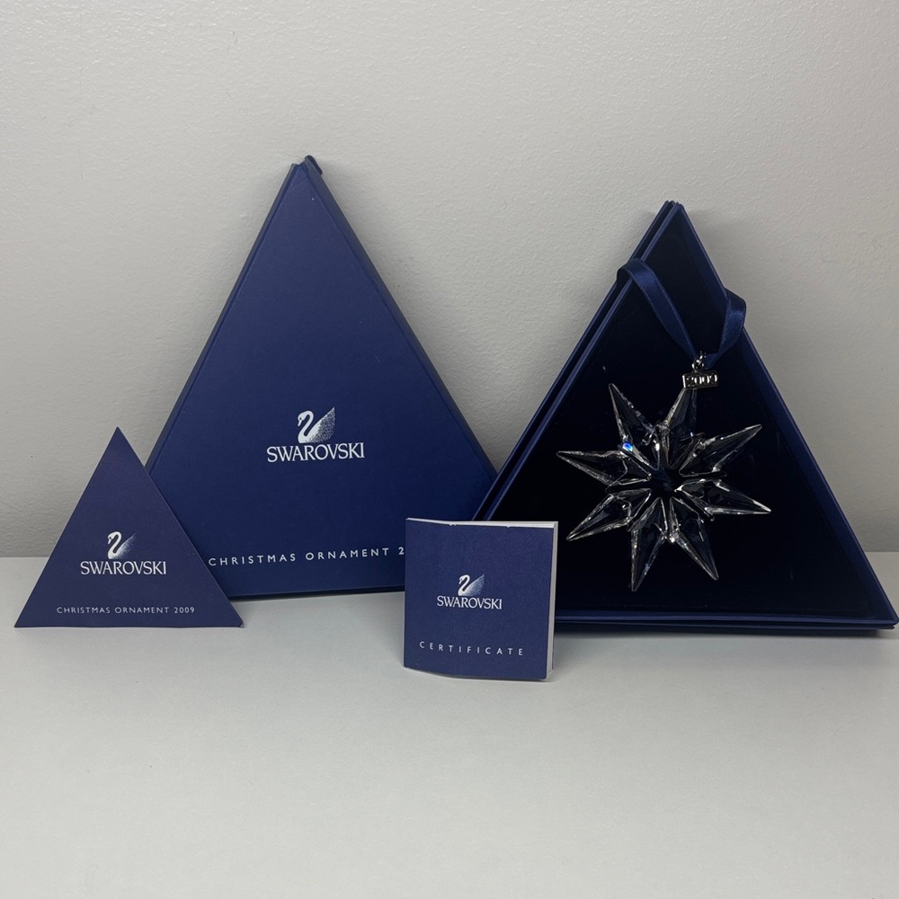 Swarovski 2009 Crystal Ornament with original
Box and certificate